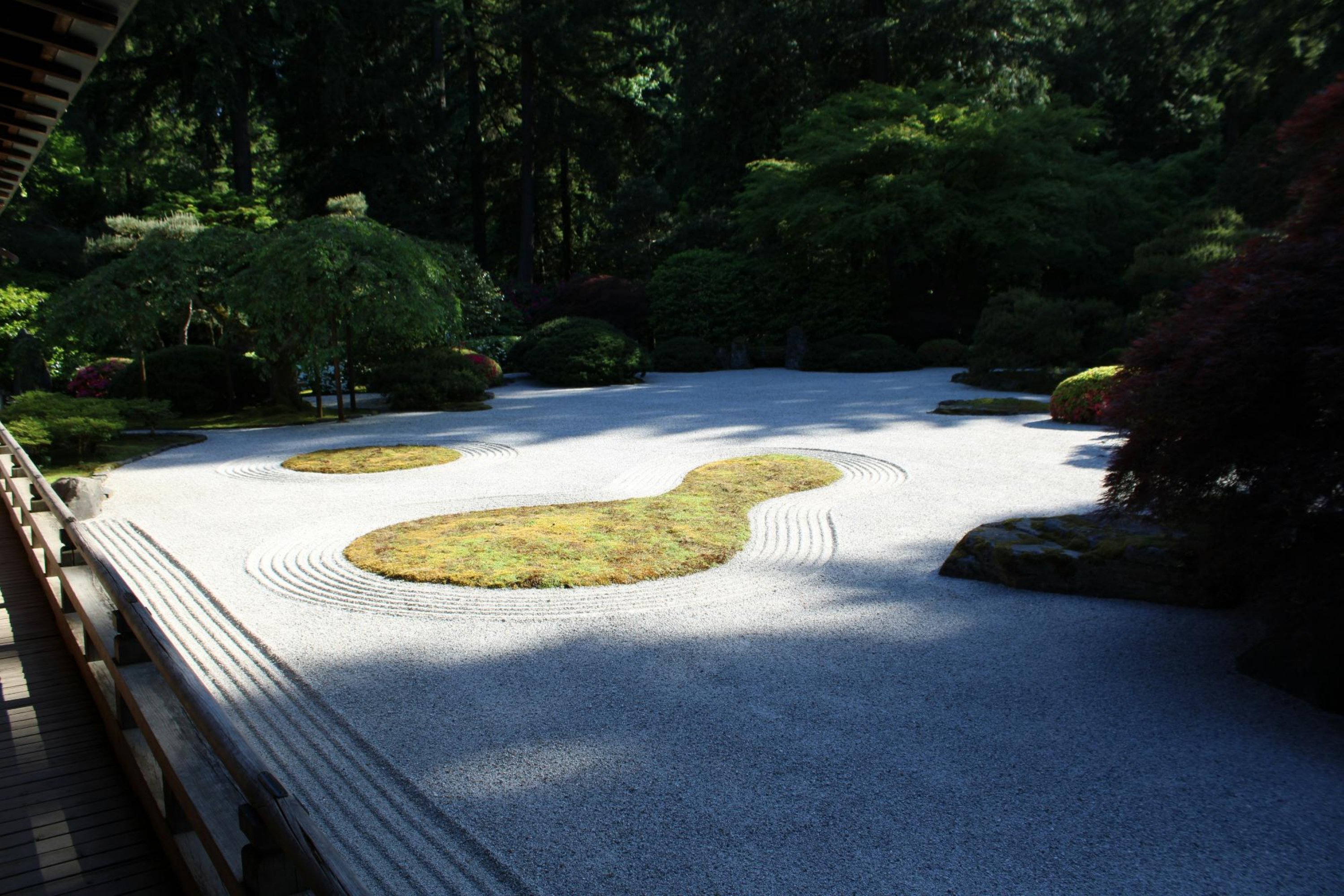 Benefits of Installing Artificial Turf on Decks